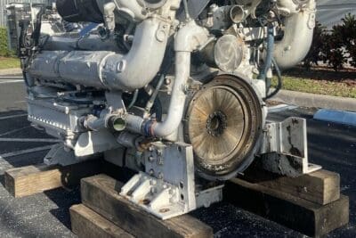 Single Detroit 12V92TA DDEC Marine Propulsion Engine