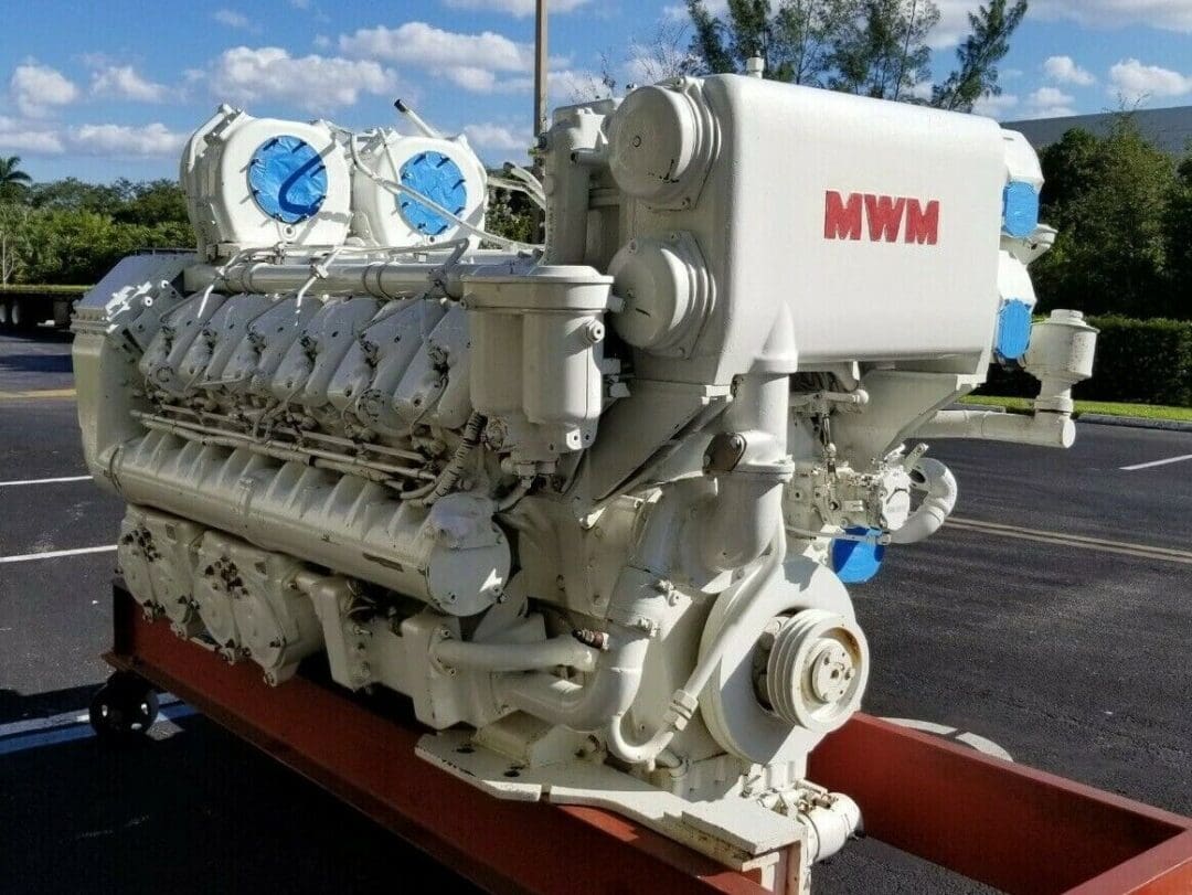 Single Deutz MWM TBD 604BV12 Marine Propulsion Engine