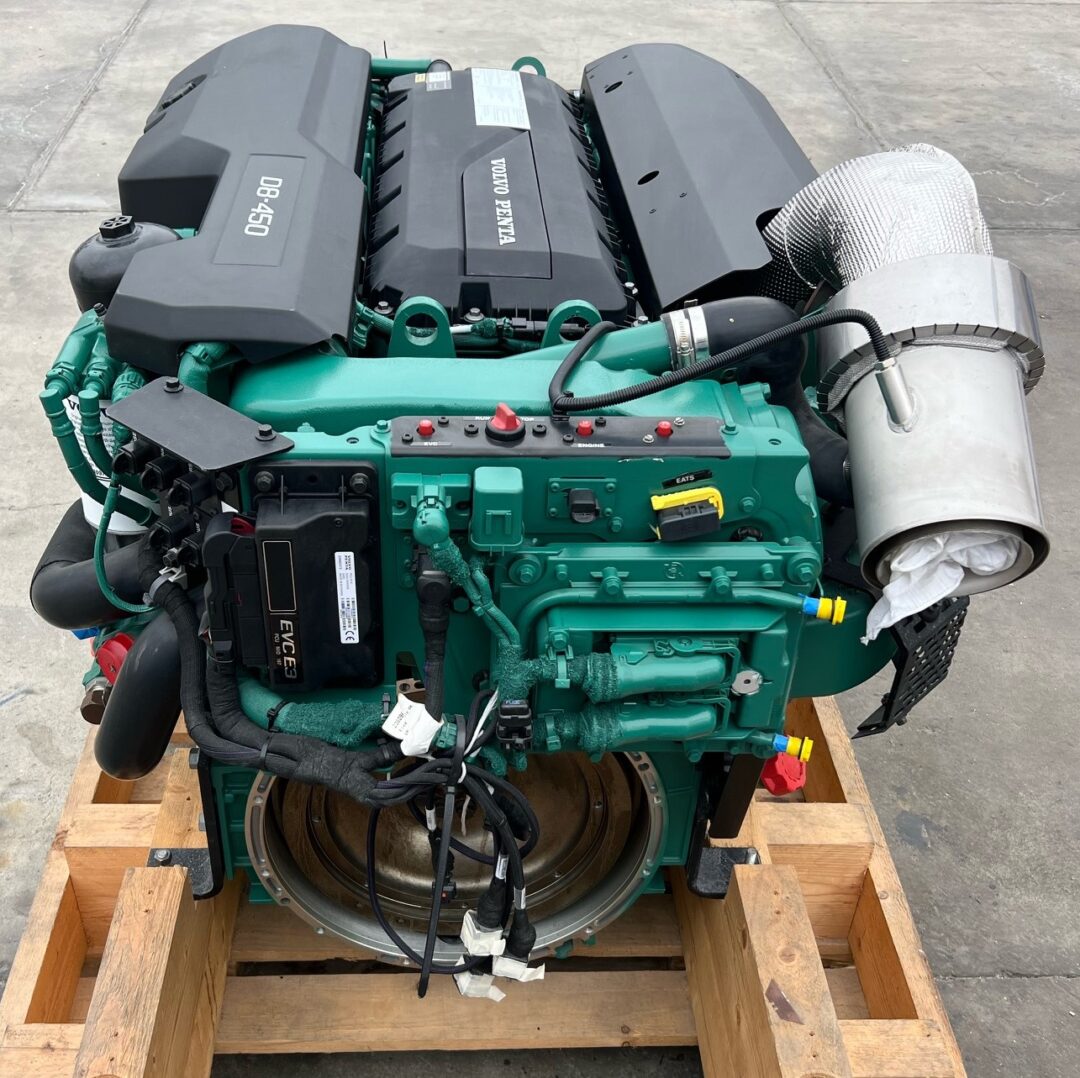 Volvo Penta D8 - 450 Marine Propulsion Engine