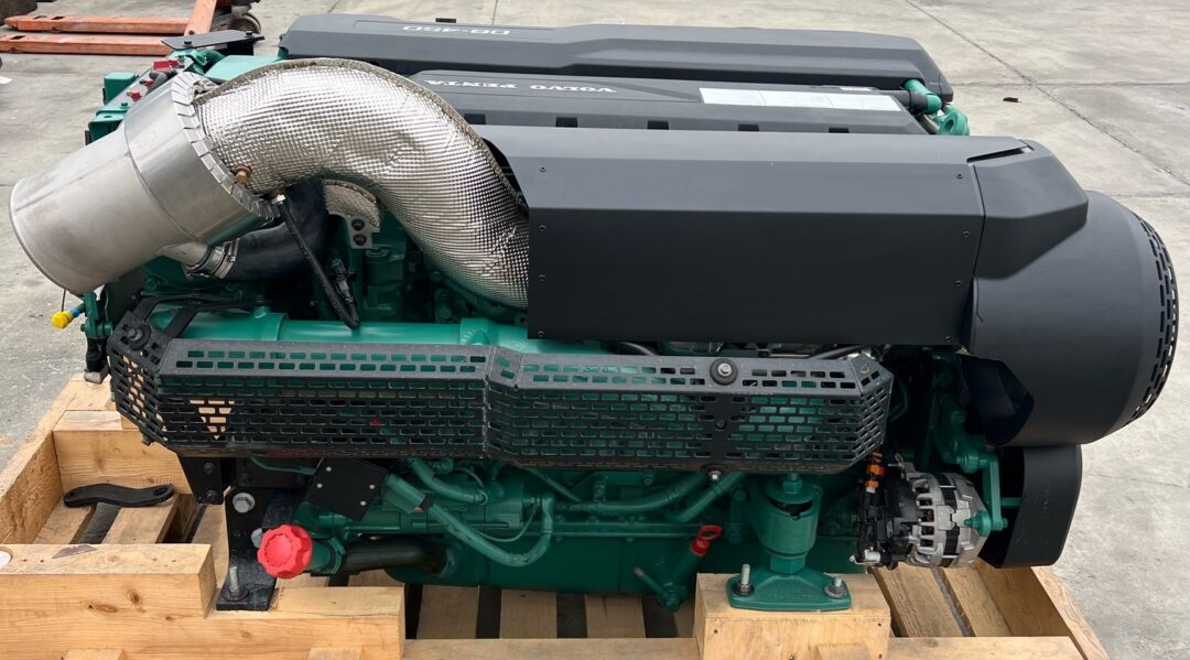 Volvo Penta D8 - 450 Marine Propulsion Engine