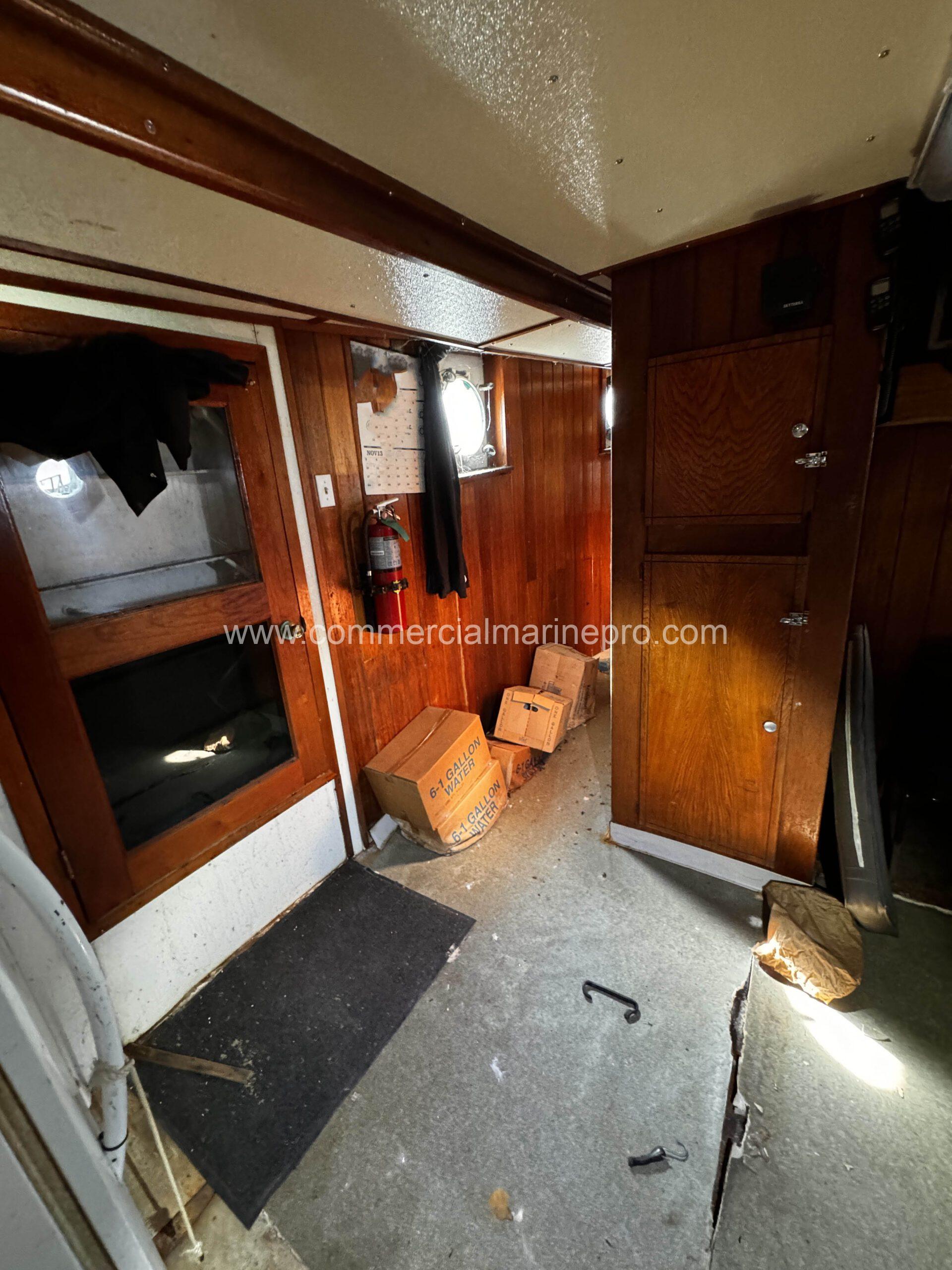 3600 Hp Model Bow Tugboat - - Image 16