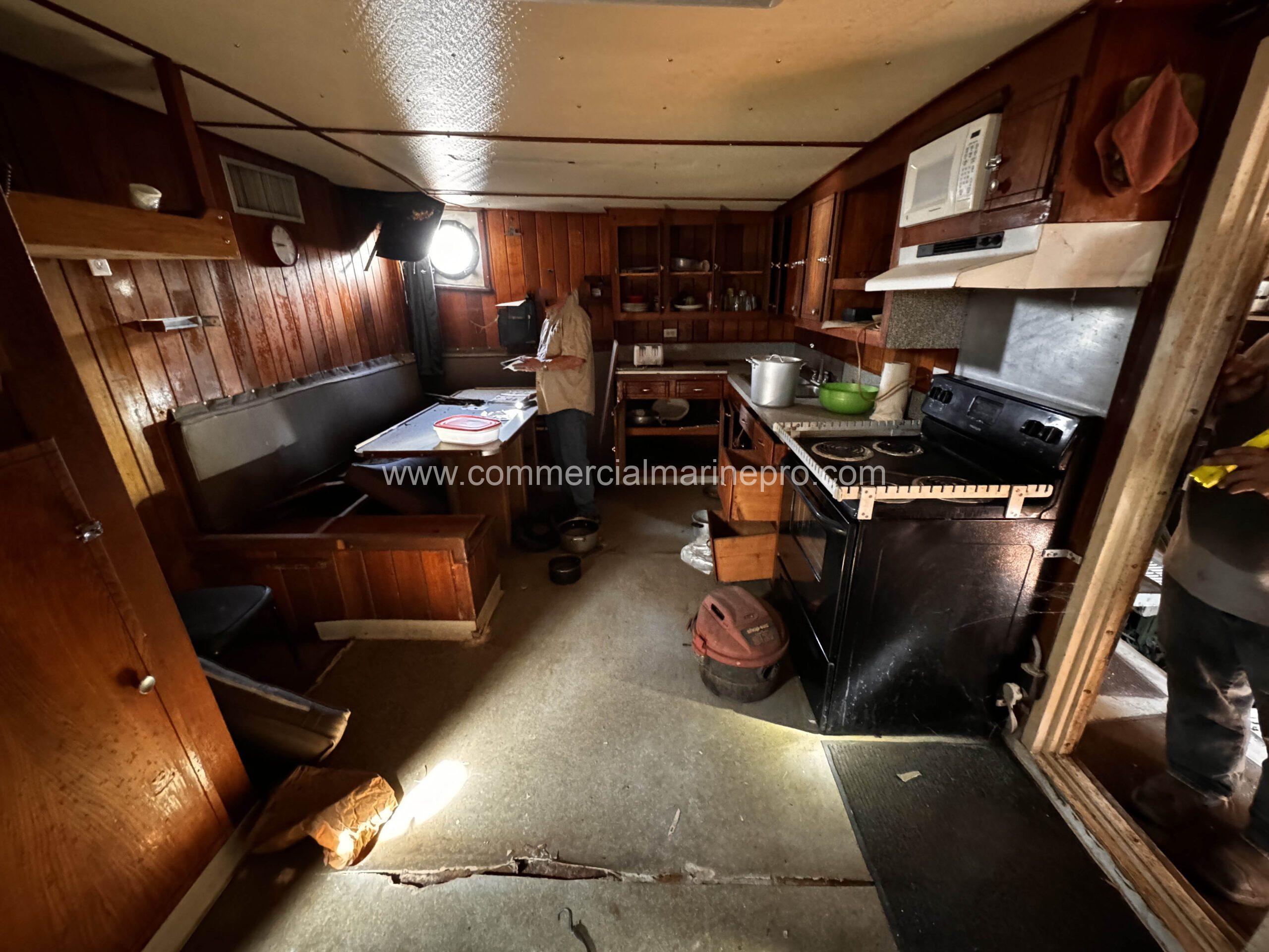 3600 Hp Model Bow Tugboat - - Image 17