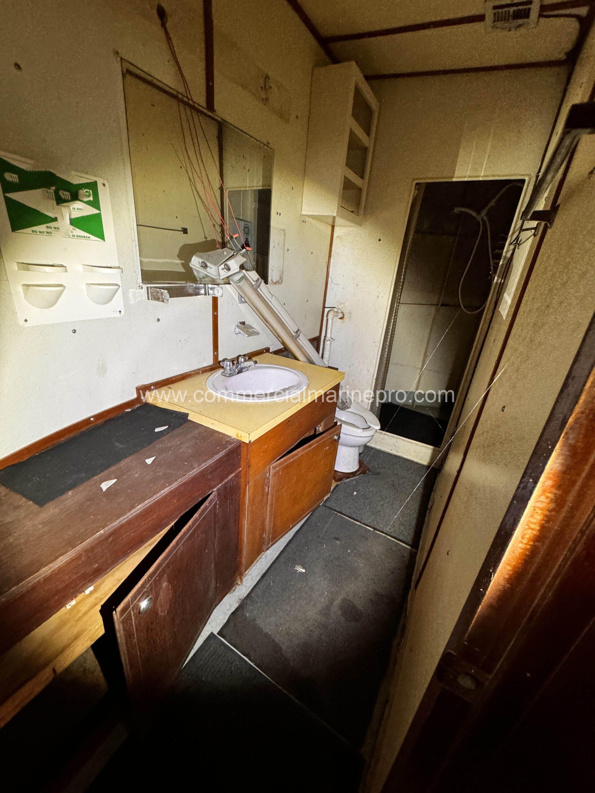 3600 Hp Model Bow Tugboat - - Image 19