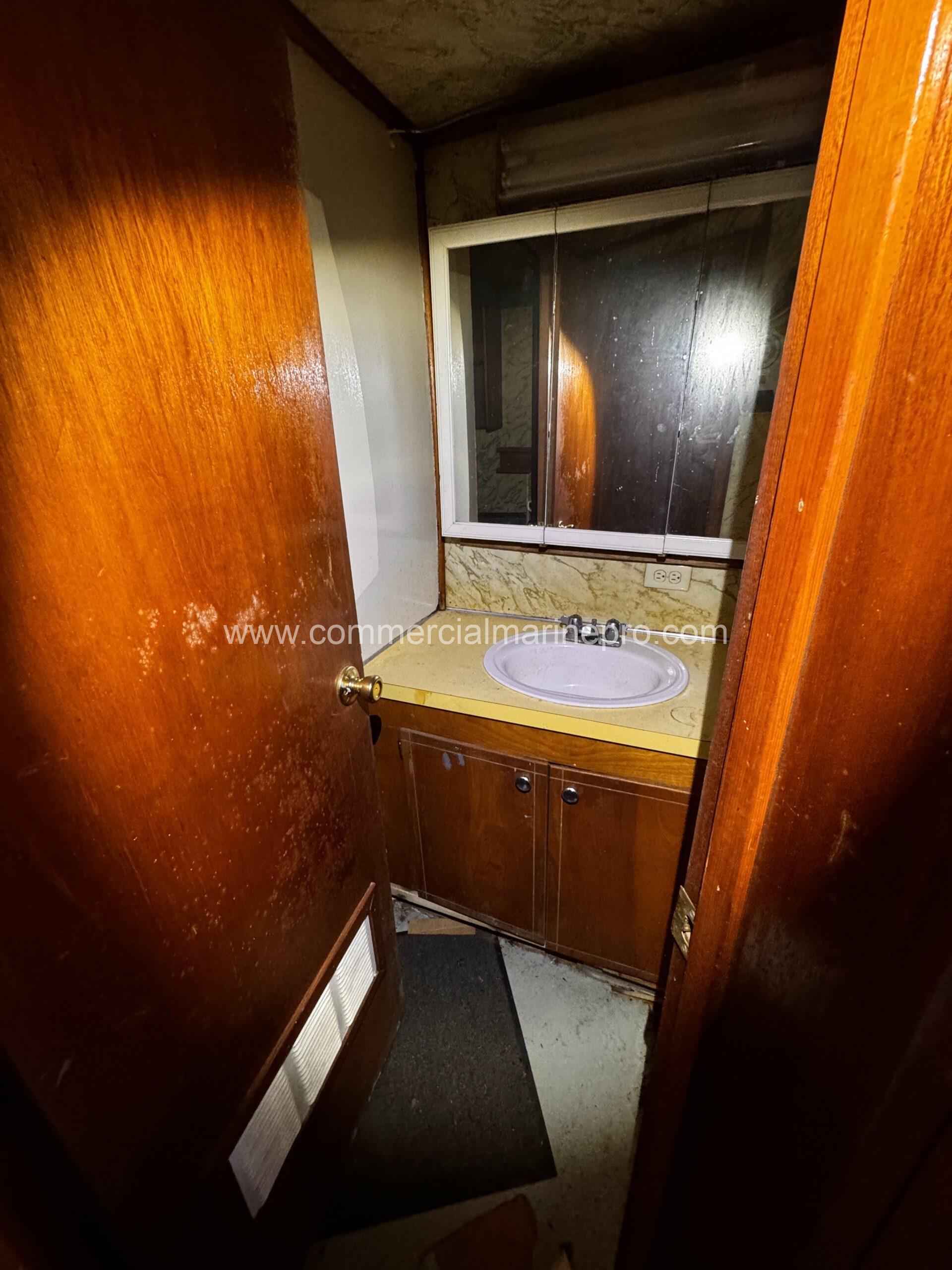 3600 Hp Model Bow Tugboat - - Image 23