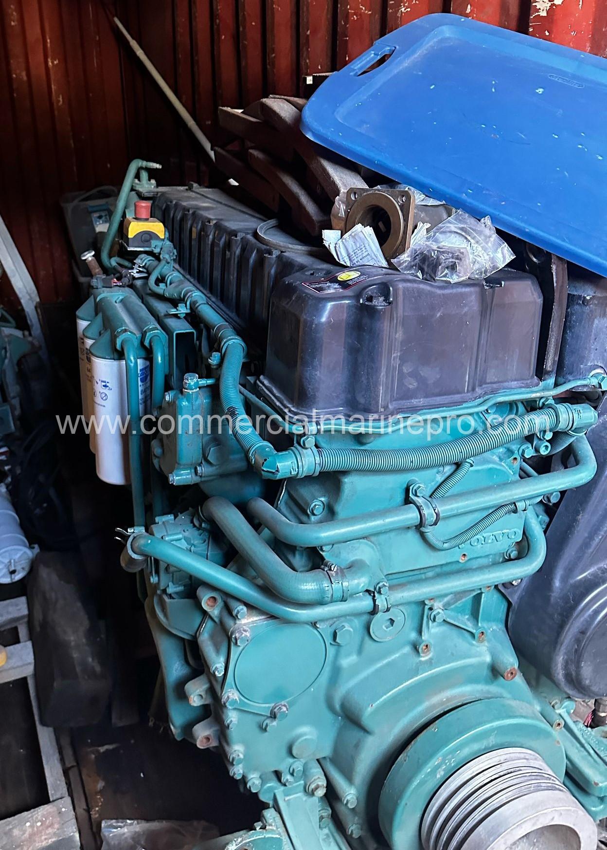 Pair Volvo D12 Marine Engines - 552hp - Heavy Duty Rated