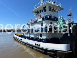 70.5' x 28' x 10.5' Push Boat 1650HP