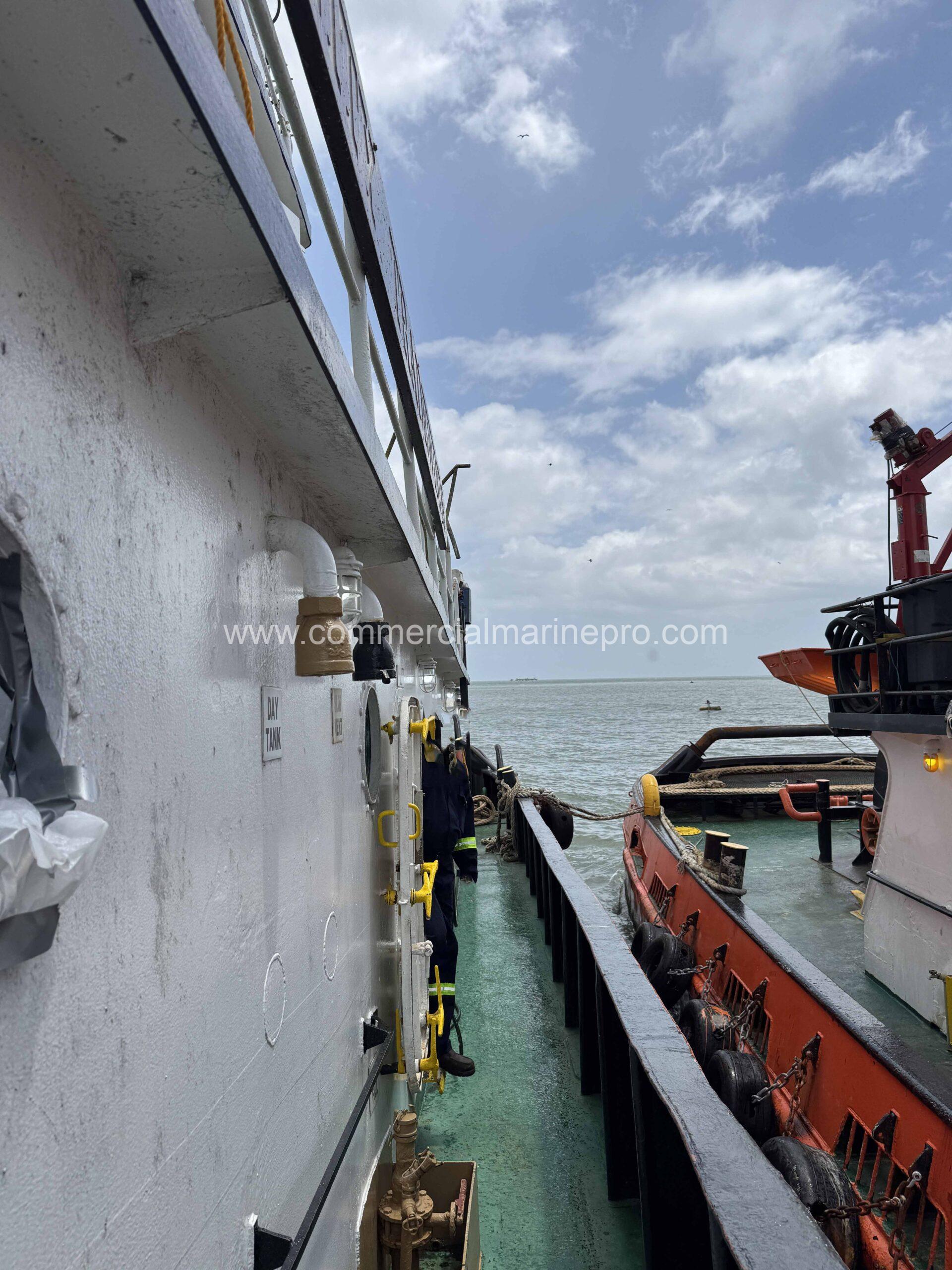 2500hp Model Bow Tug and 5000MT Binwall RORO Barge - Image 69