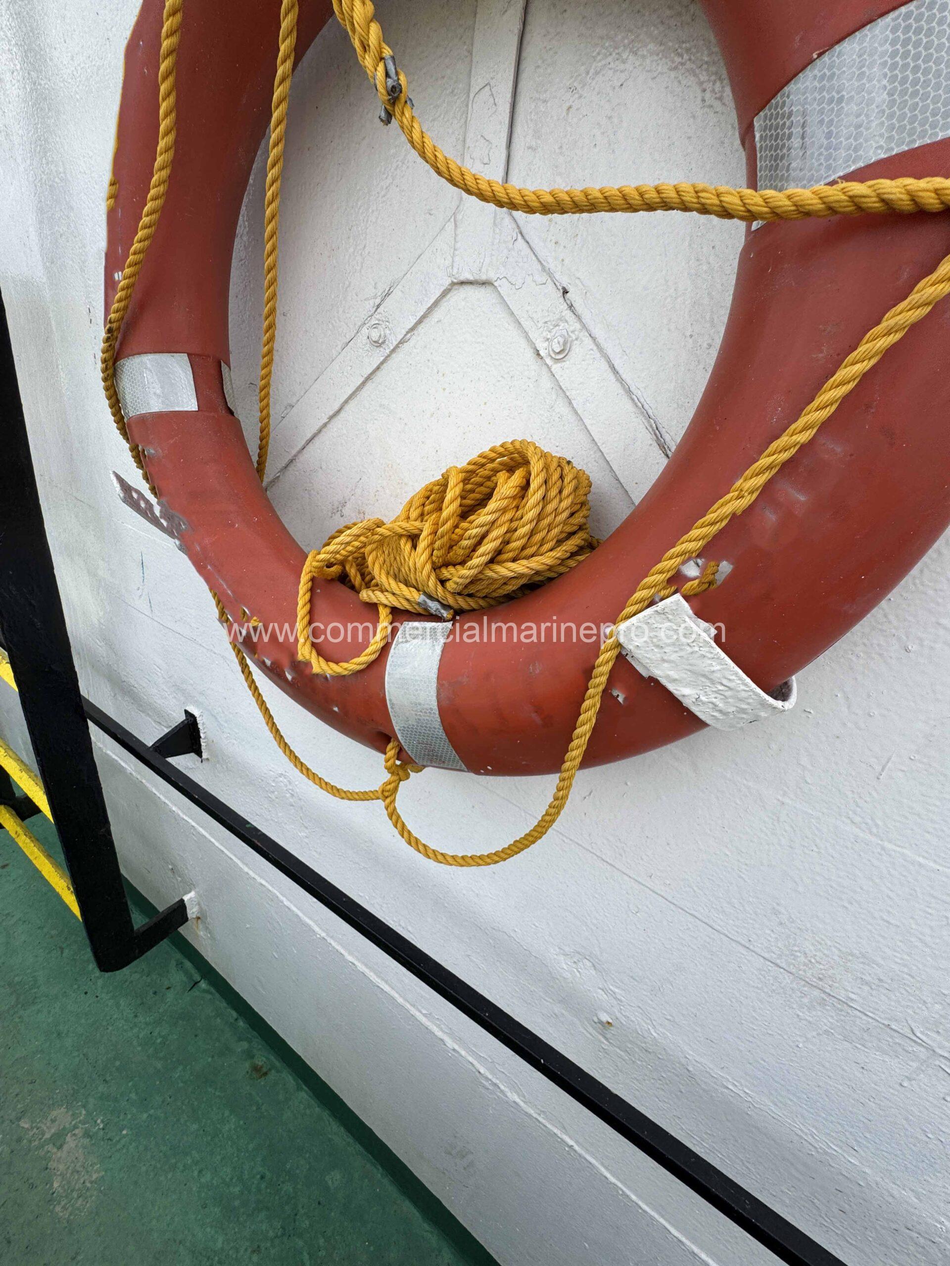 2500hp Model Bow Tug and 5000MT Binwall RORO Barge - Image 60