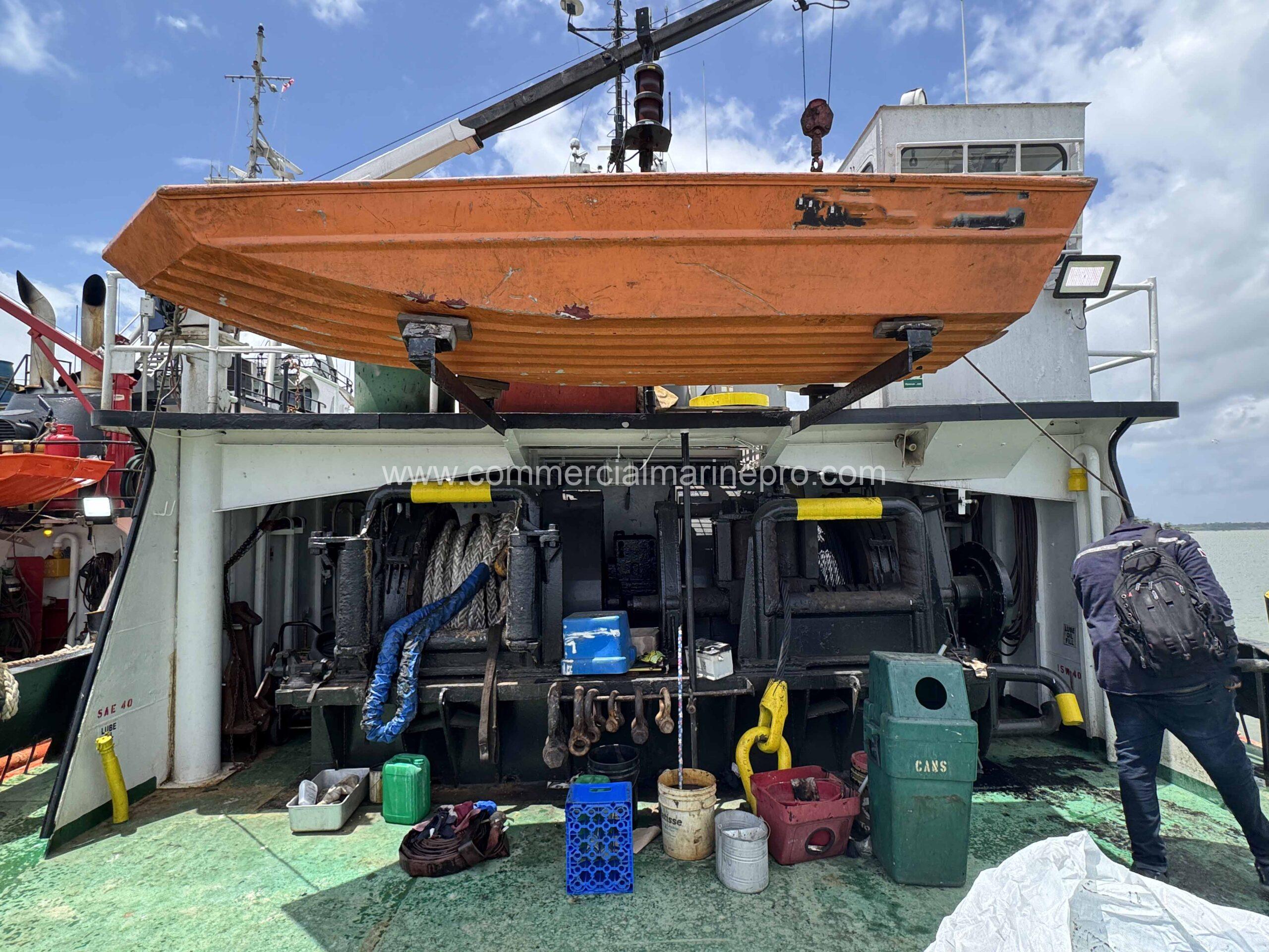 2500hp Model Bow Tug and 5000MT Binwall RORO Barge - Image 58