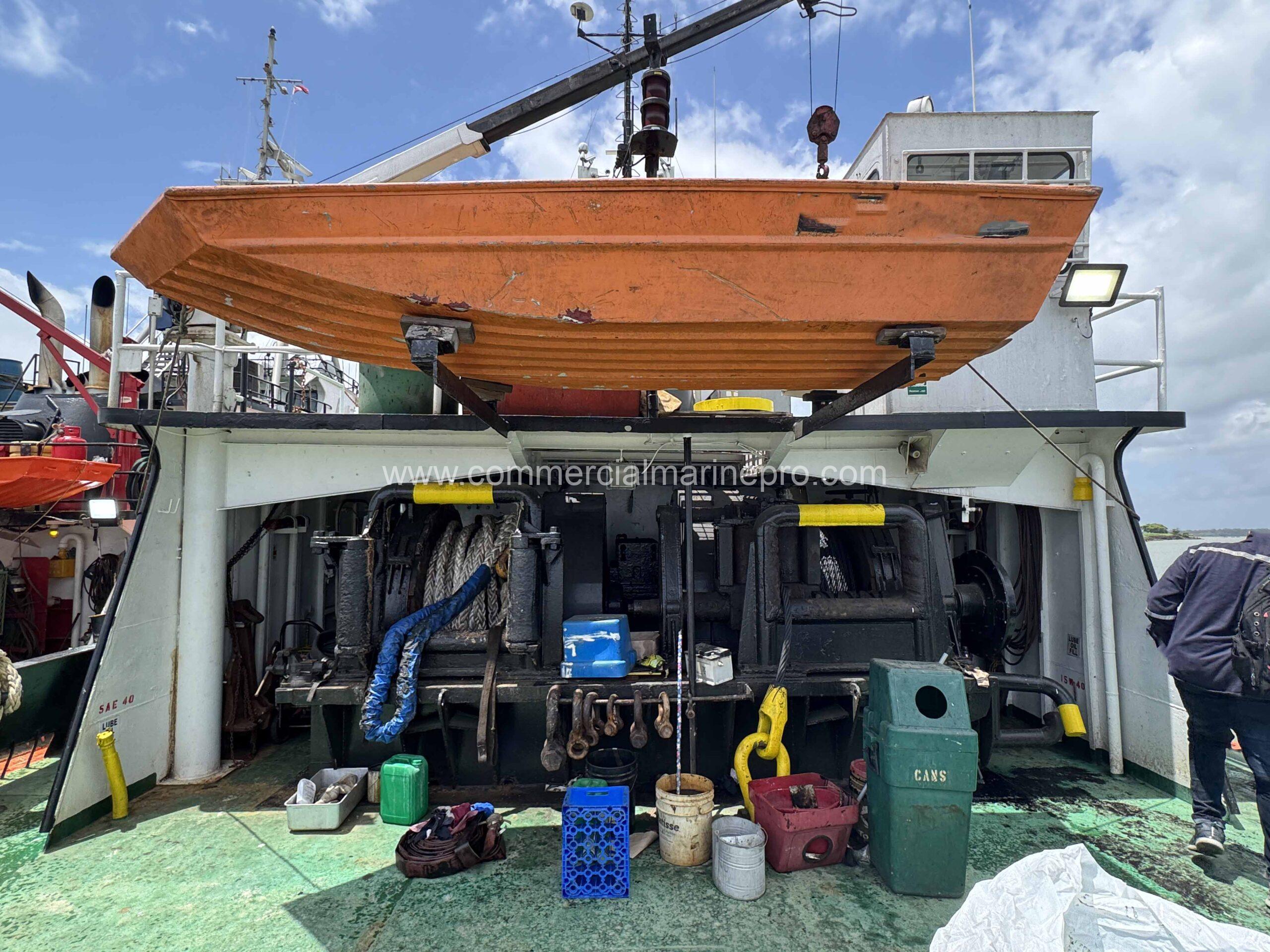 2500hp Model Bow Tug and 5000MT Binwall RORO Barge - Image 57