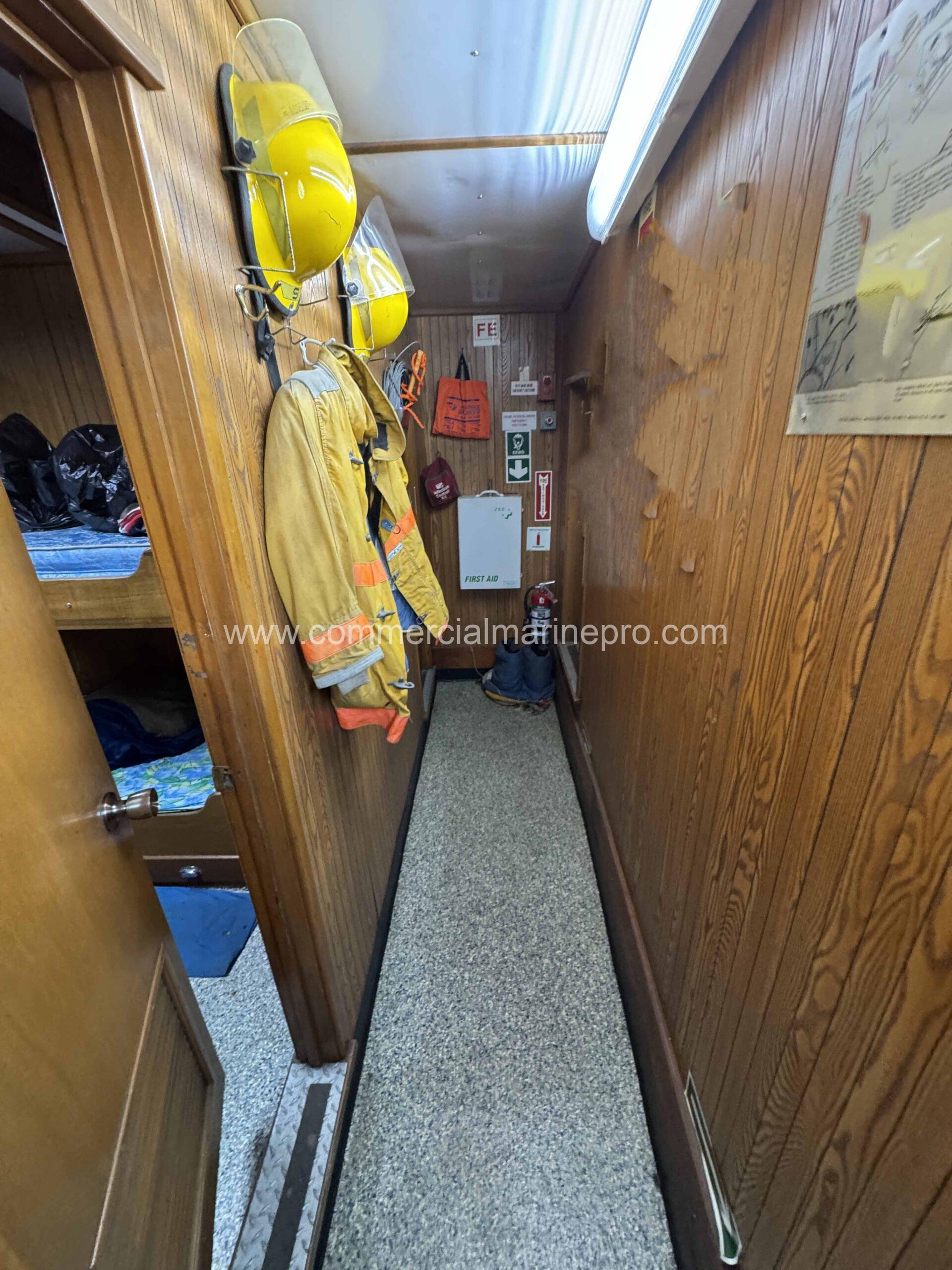 2500hp Model Bow Tug and 5000MT Binwall RORO Barge - Image 33