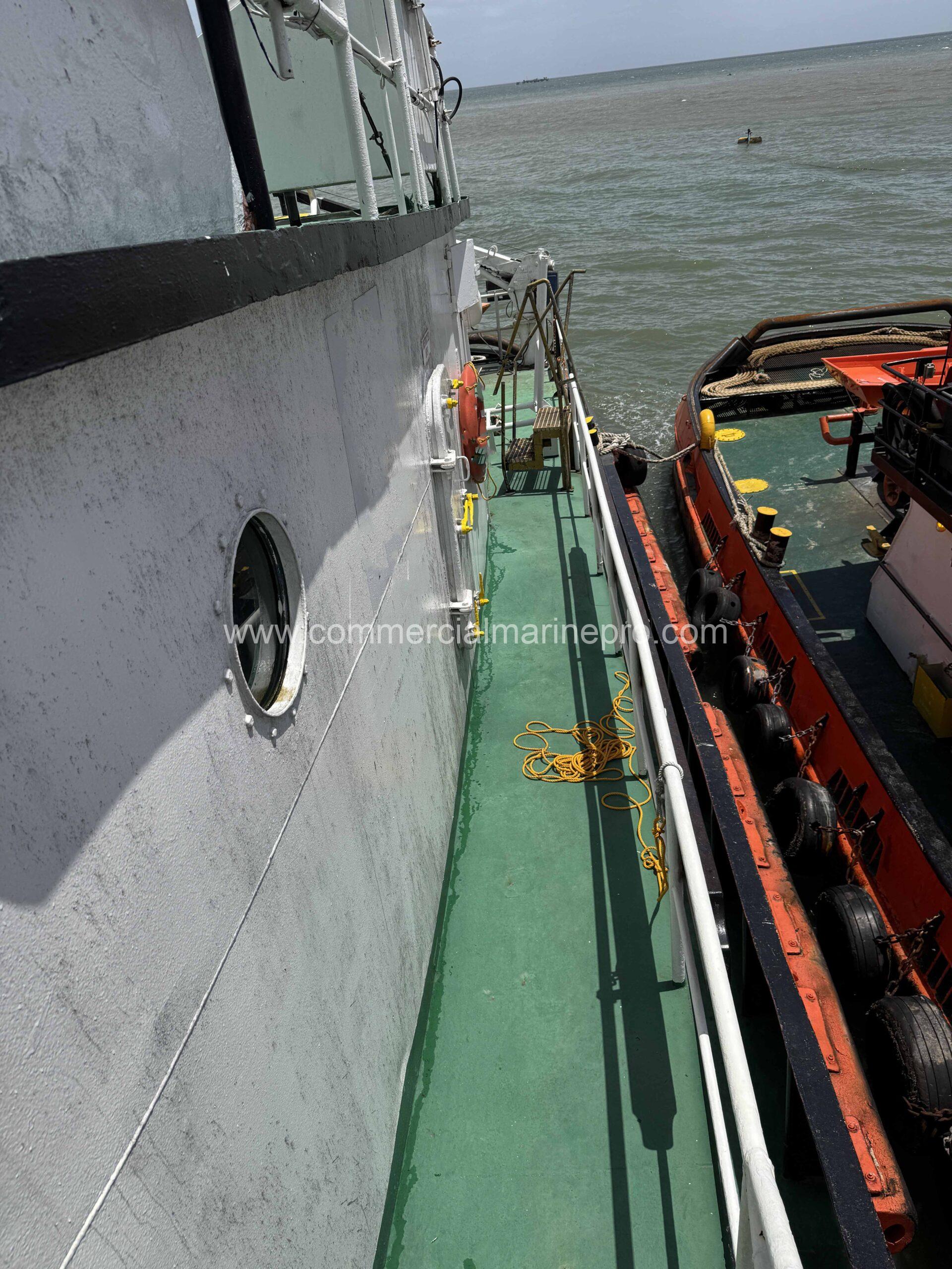 2500hp Model Bow Tug and 5000MT Binwall RORO Barge - Image 18