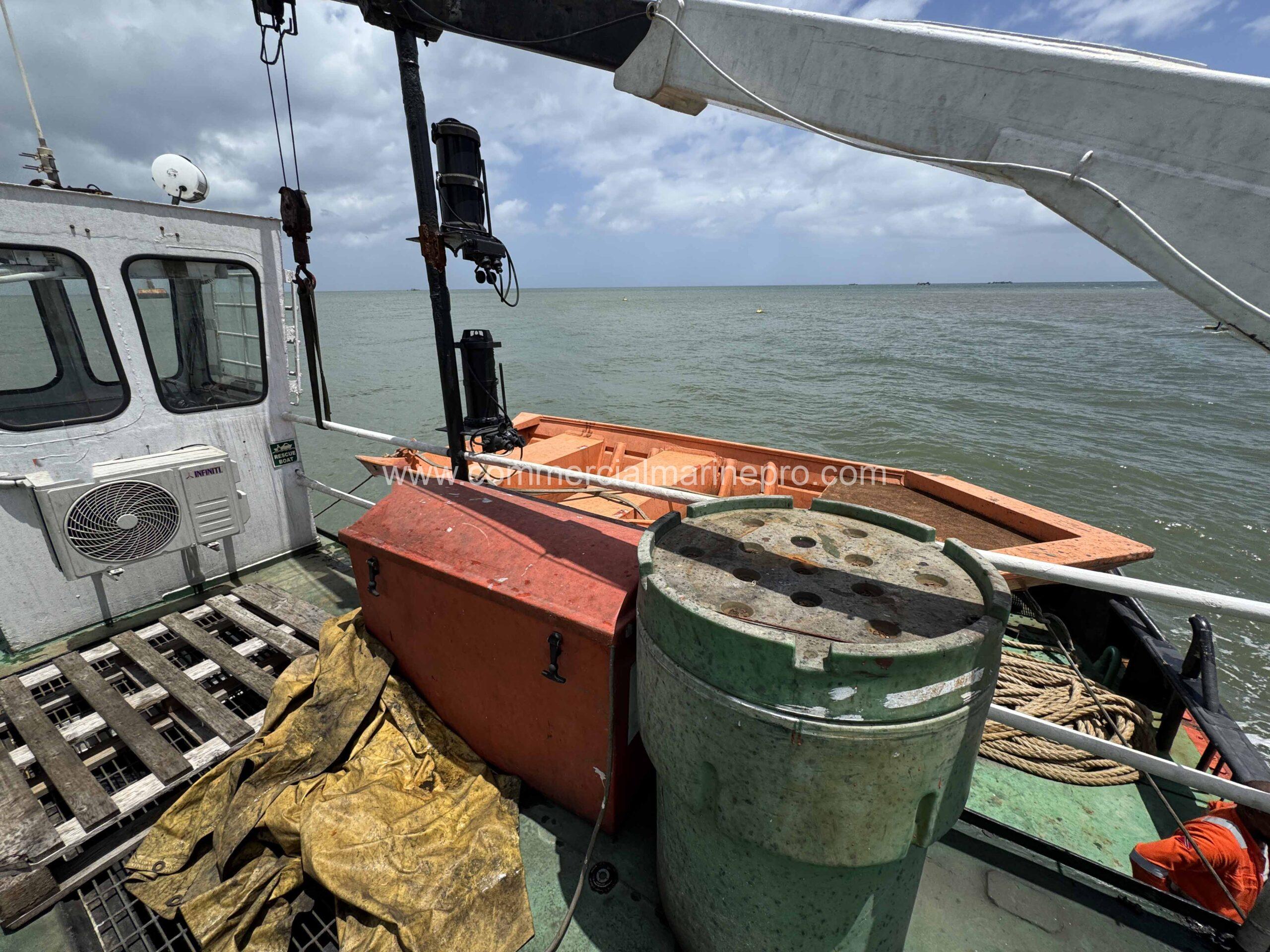 2500hp Model Bow Tug and 5000MT Binwall RORO Barge - Image 15