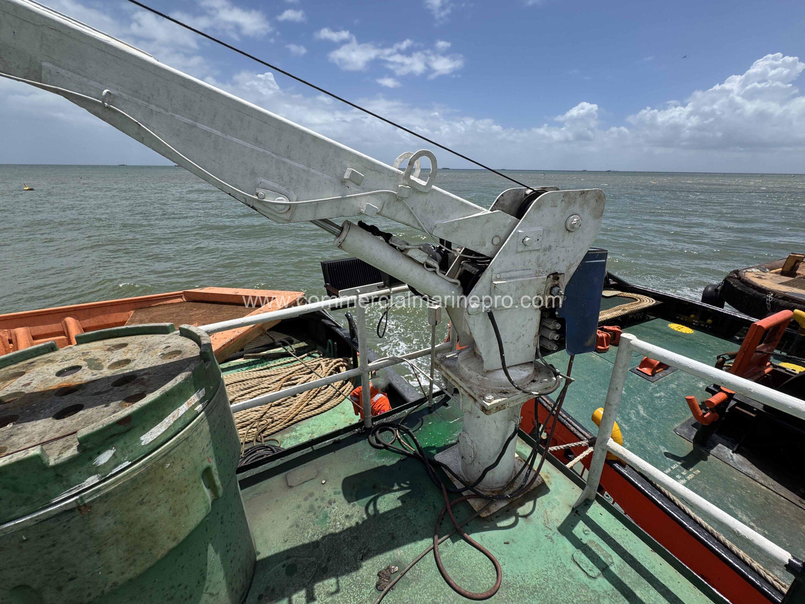 2500hp Model Bow Tug and 5000MT Binwall RORO Barge - Image 14