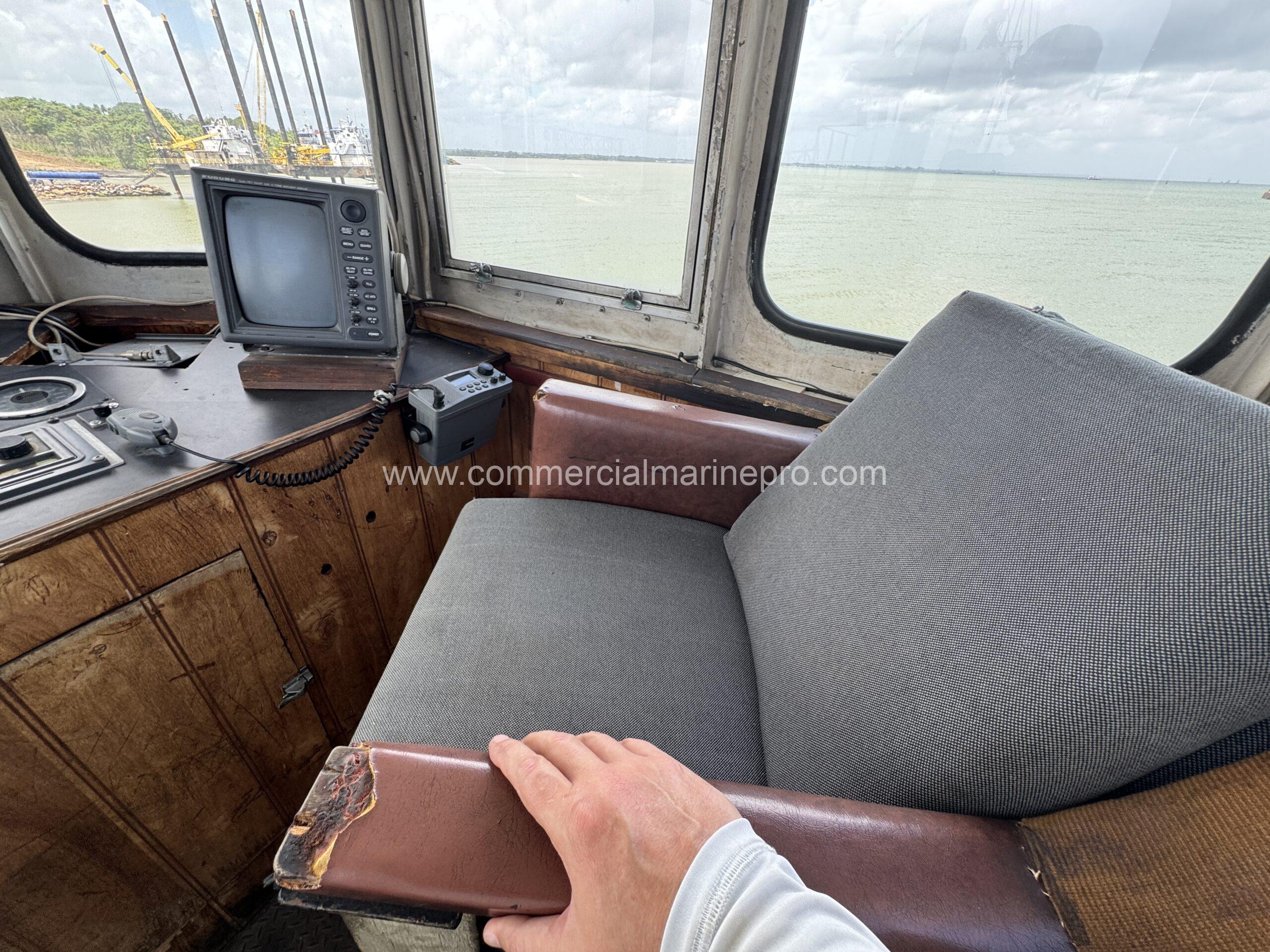 2500hp Model Bow Tug and 5000MT Binwall RORO Barge - Image 7