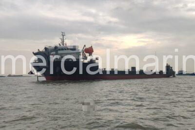 13,150 DWT - Forward-Control Deck Barge