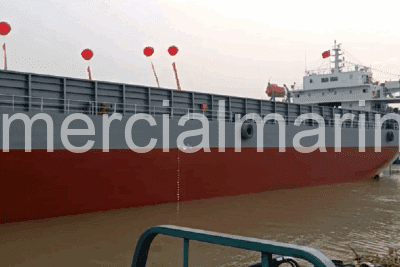 '22' 14,200 DWT Forward-Control Deck Barge  