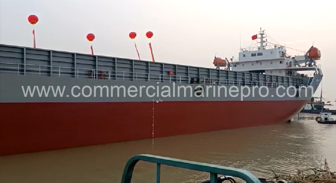 '22' 14,200 DWT Forward-Control Deck Barge