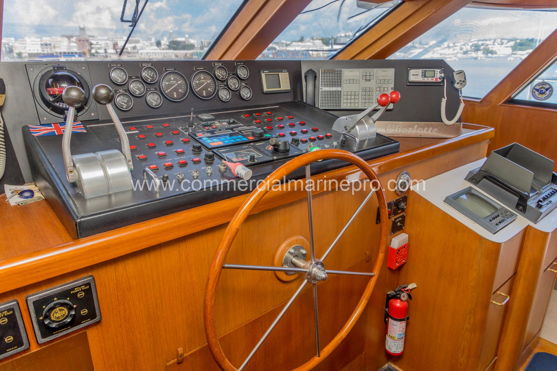 '90' Cockpit Motor Yacht - Image 5