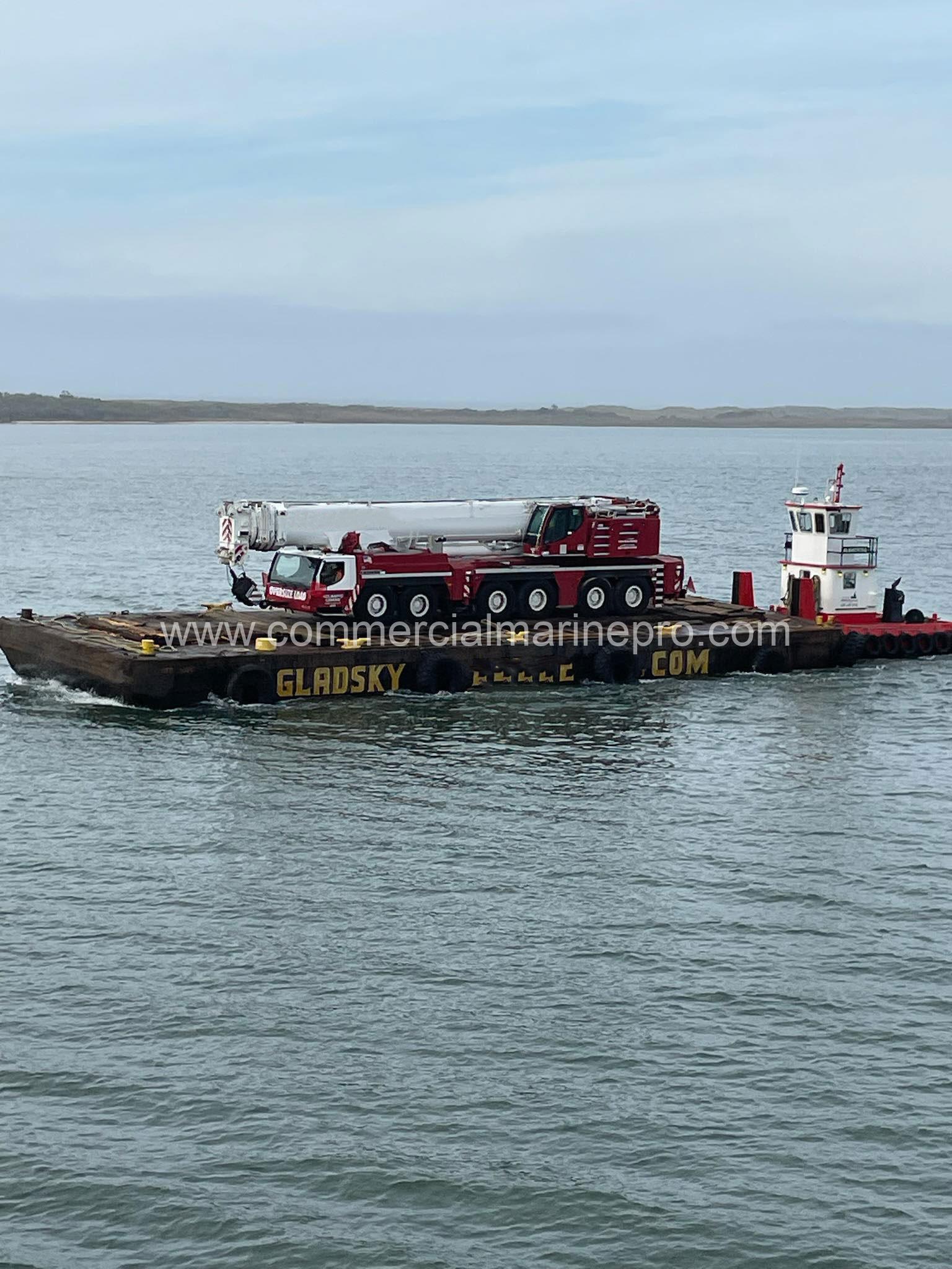 30x90ft Barges for charter