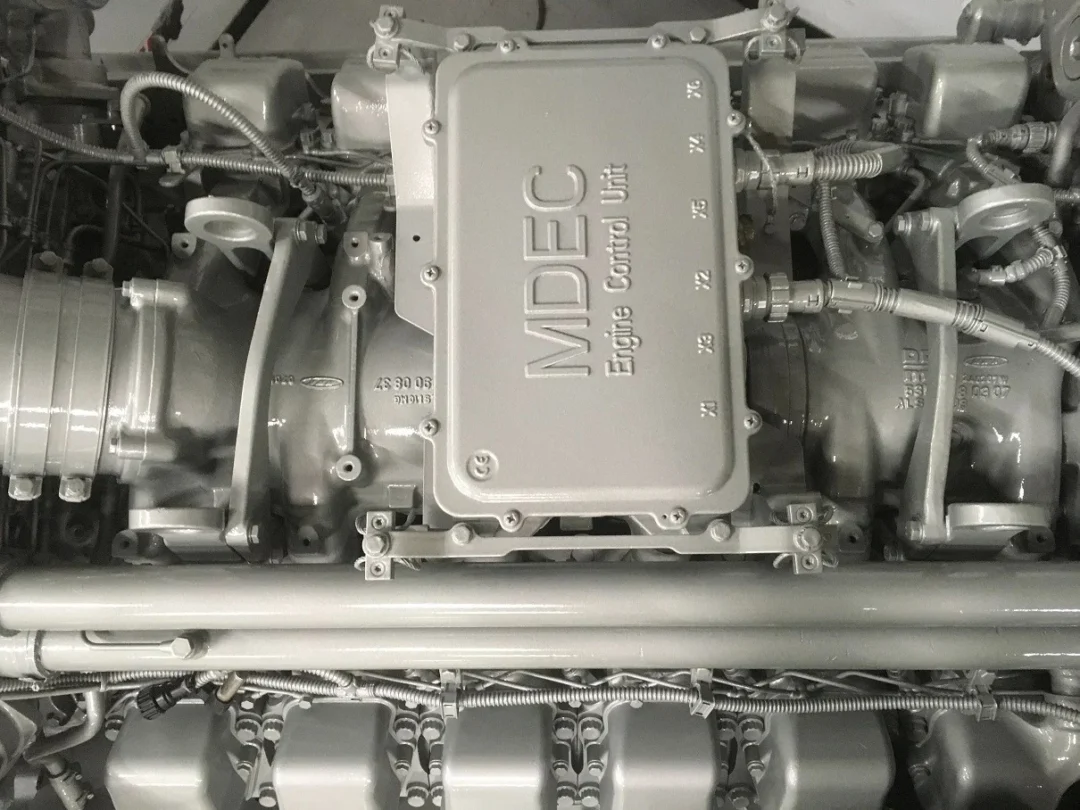Single or Pair MTU 12v2000 M70 Marine Propulsion Engines