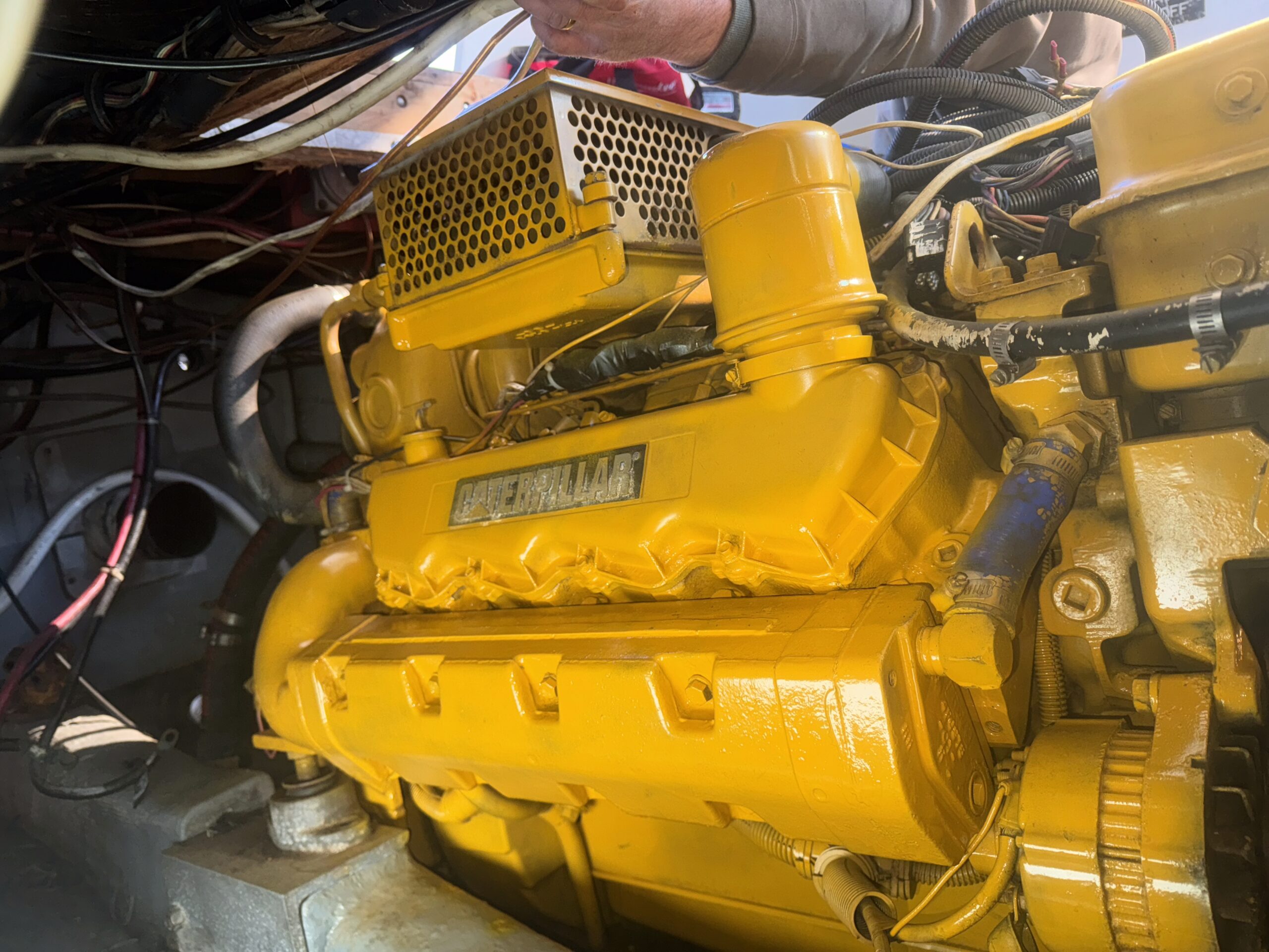 Pair of CAT 3208Ta 435Hp Low Hours w/ Gears