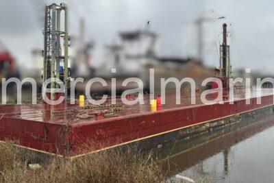 130'x32'x7' Spud Barge