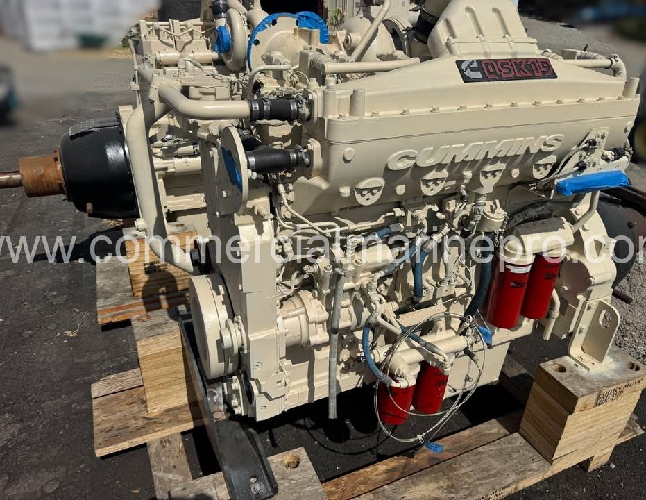 Pair Cummins QSK19 Marine Propulsion Engines