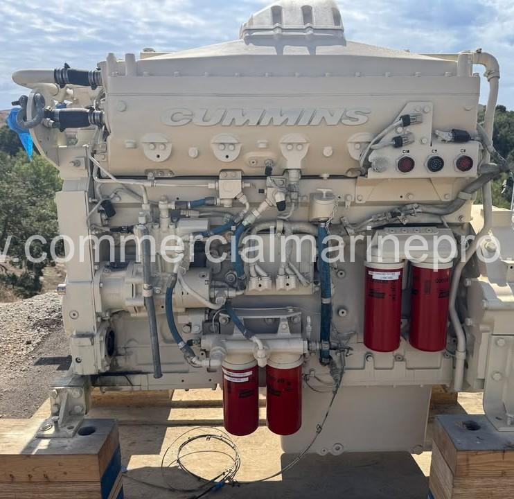 Pair Cummins QSK19 Marine Propulsion Engines