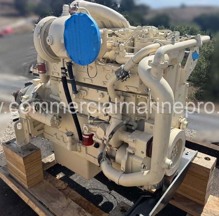 Pair Cummins QSK19 Marine Propulsion Engines