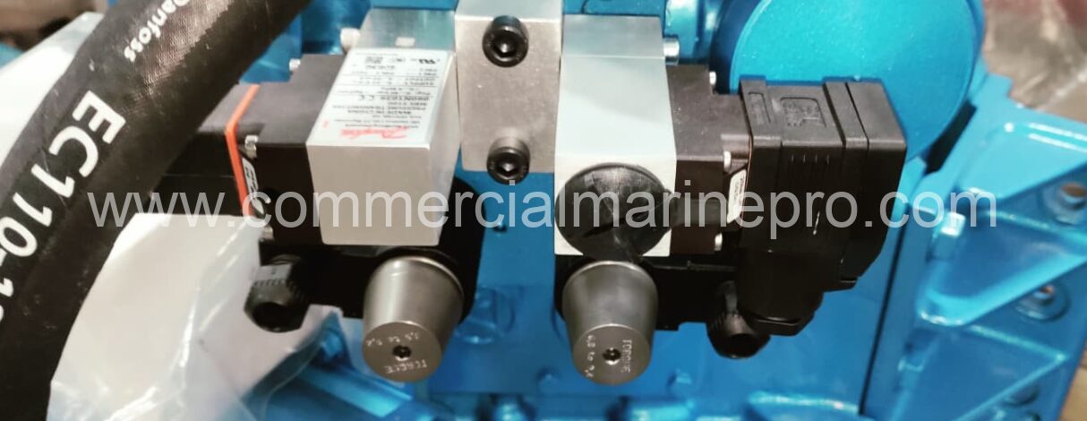 Pair of ZF 500 Gearboxes - Image 5