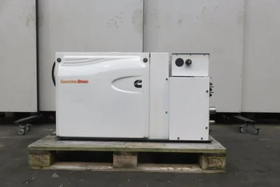 CUMMINS ONAN MARINE GENERATOR SET