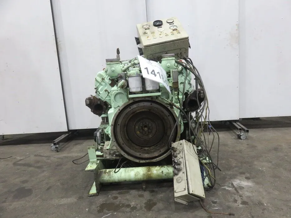 MERCEDES OM-421 MARINE DIESEL ENGINE
