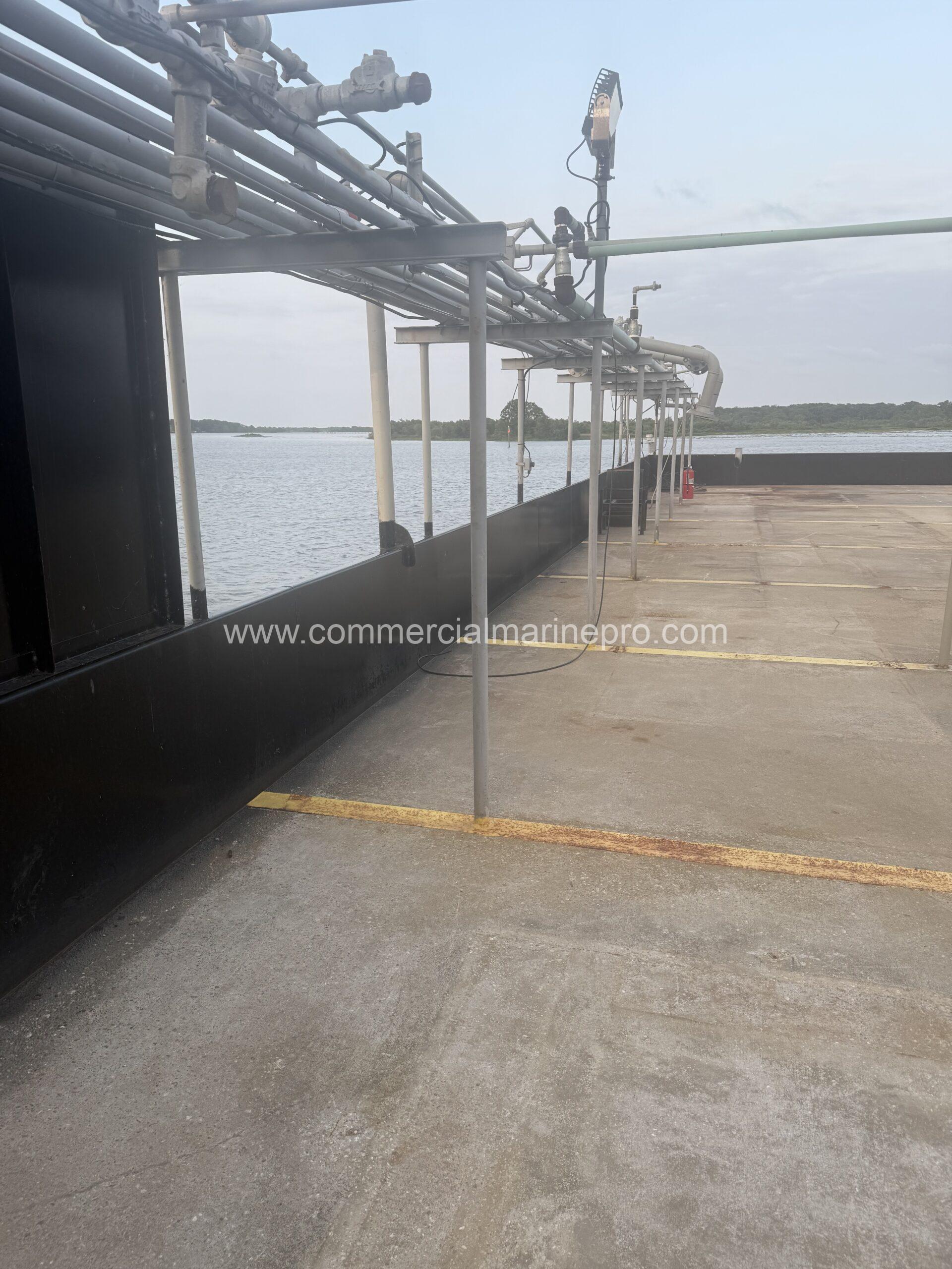 195' PRODUCTION BARGE