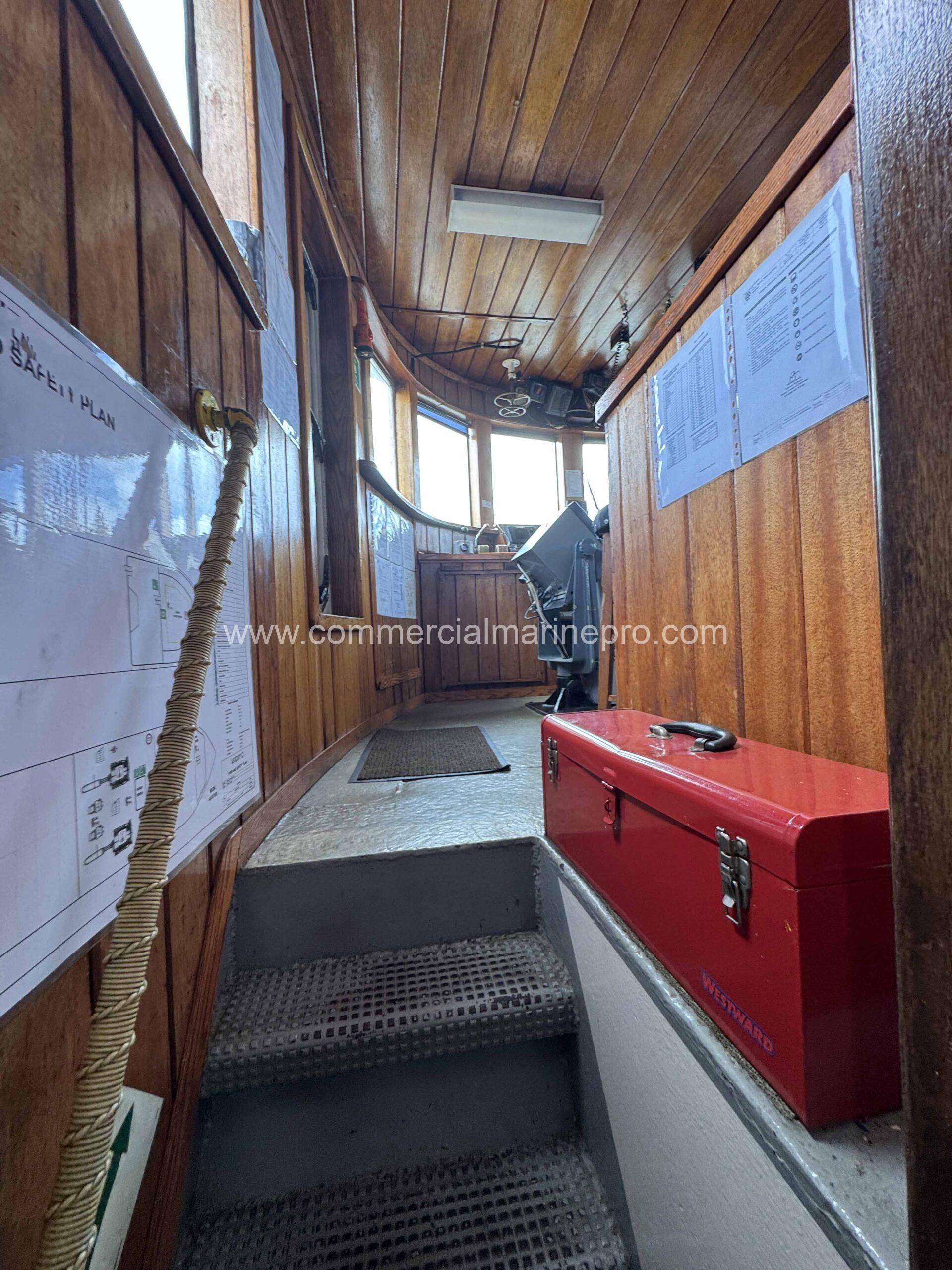 27M Ocean Towing Harbor Tug - Built 1970 - Image 32
