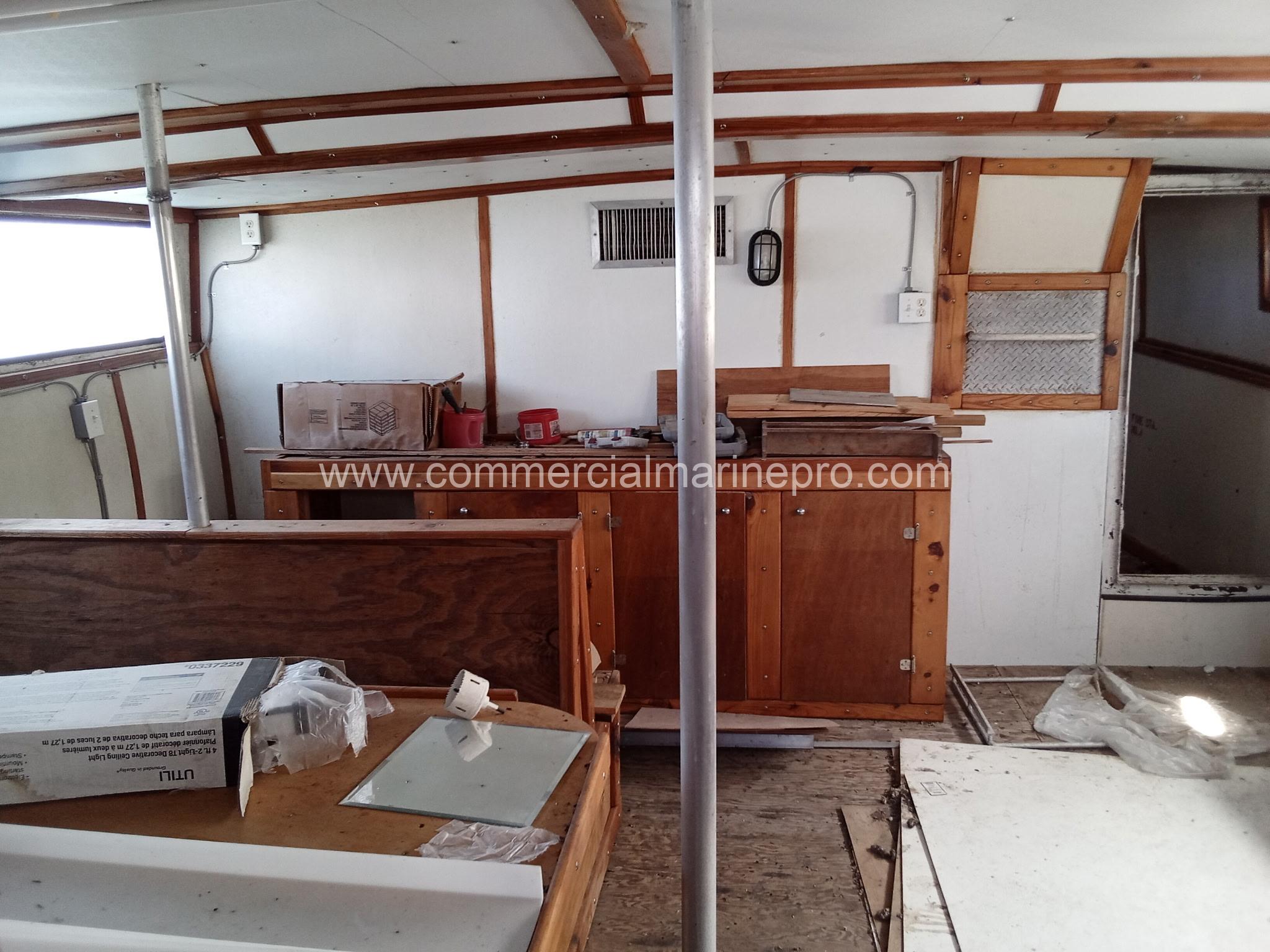 90' CAMCRAFT ALUMINUM CREW BOAT - Image 3