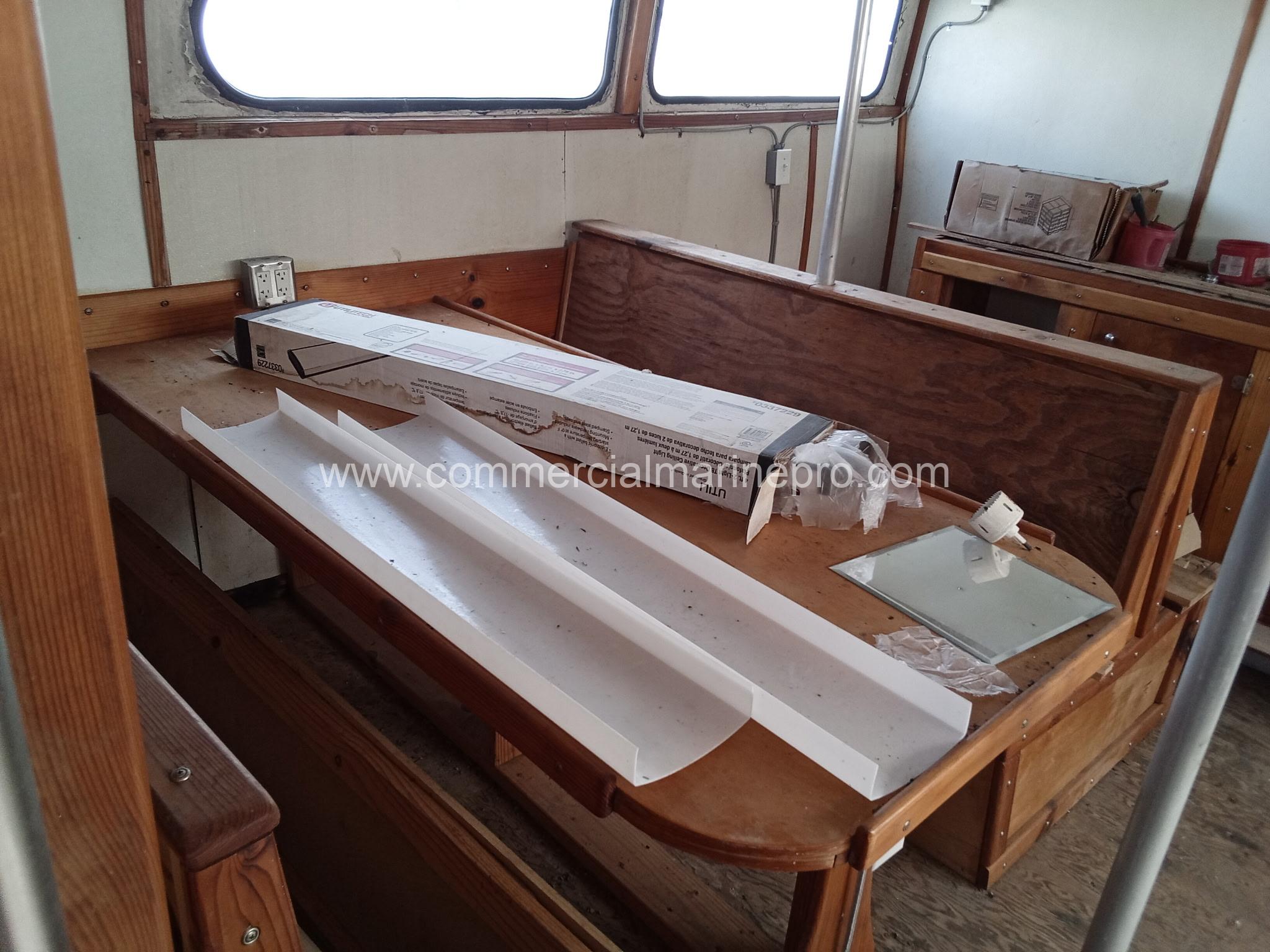 90' CAMCRAFT ALUMINUM CREW BOAT - Image 4