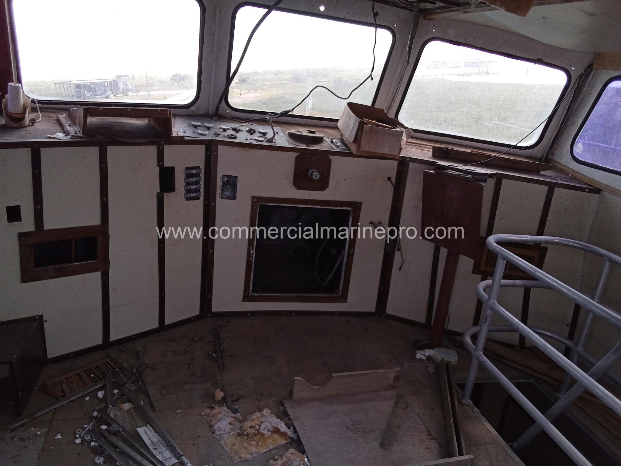 90' CAMCRAFT ALUMINUM CREW BOAT - Image 8