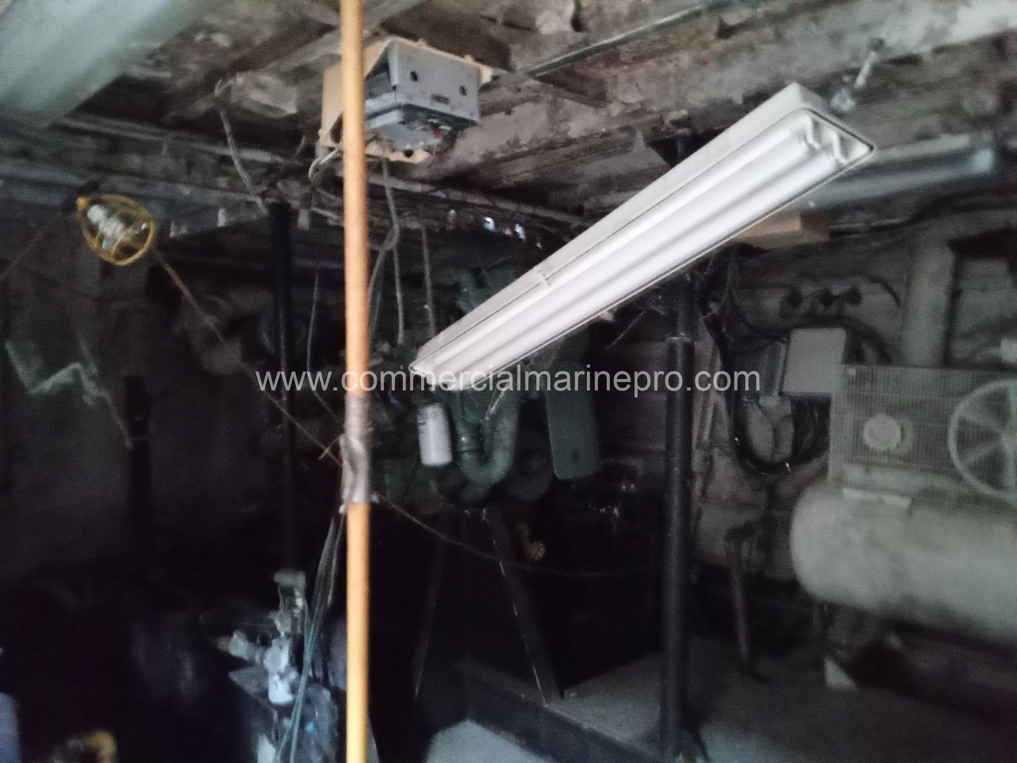90' CAMCRAFT ALUMINUM CREW BOAT - Image 10